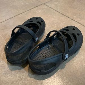 CROCS Shoes - Black little girls CROCS sandals size 9 like new CROCS Shoes - Black little girls CROCS sandals size 9 like new